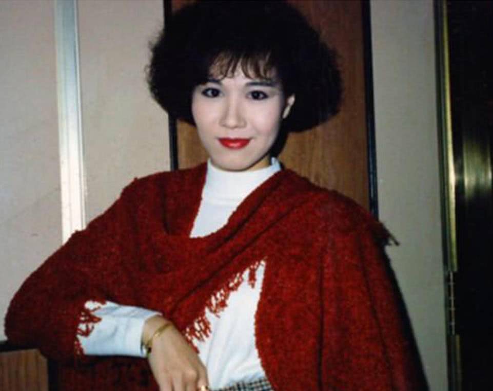 车祸后,余绮霞昏迷了近一个月,虽然醒来了,但是大部分记忆都失去了.