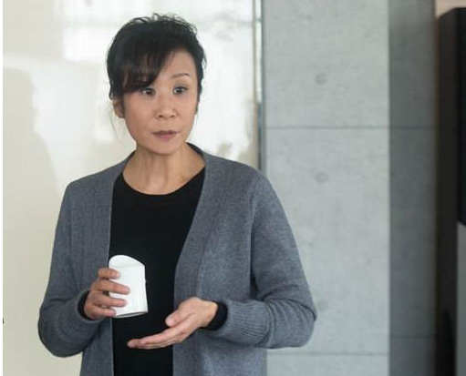 歌唱家苏小明饭局爆粗口,朋友私人聚会放网上,偷拍者居心不良