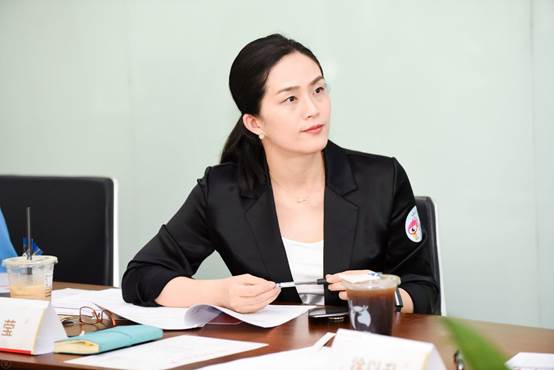 评委:郑莹上海喜牛集团总裁评委:徐以升华软新动力资产管理公司总经理