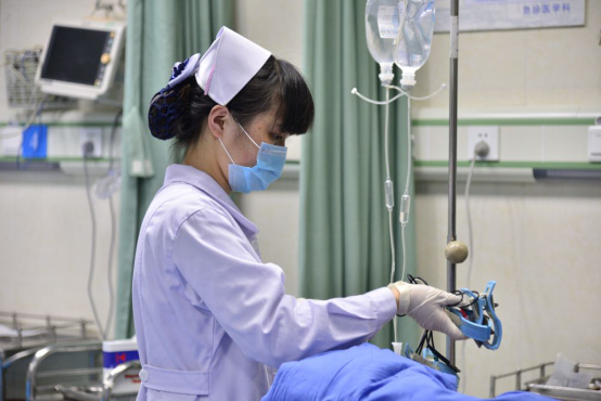 在男科医院上班的年轻女护士在工作的时候时常都会感到尴尬