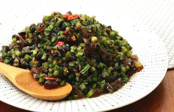 厨师长教你做韭花炒皮蛋,咸鲜可口,风味独特,这种做法你见过吗