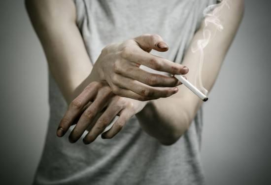 不管男女经常吸烟,患了这3种病后就别抽了,到最后医生都帮不了