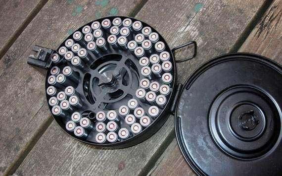 中国解放军步枪容弹量30发火力持续性不好为什么不装弹鼓