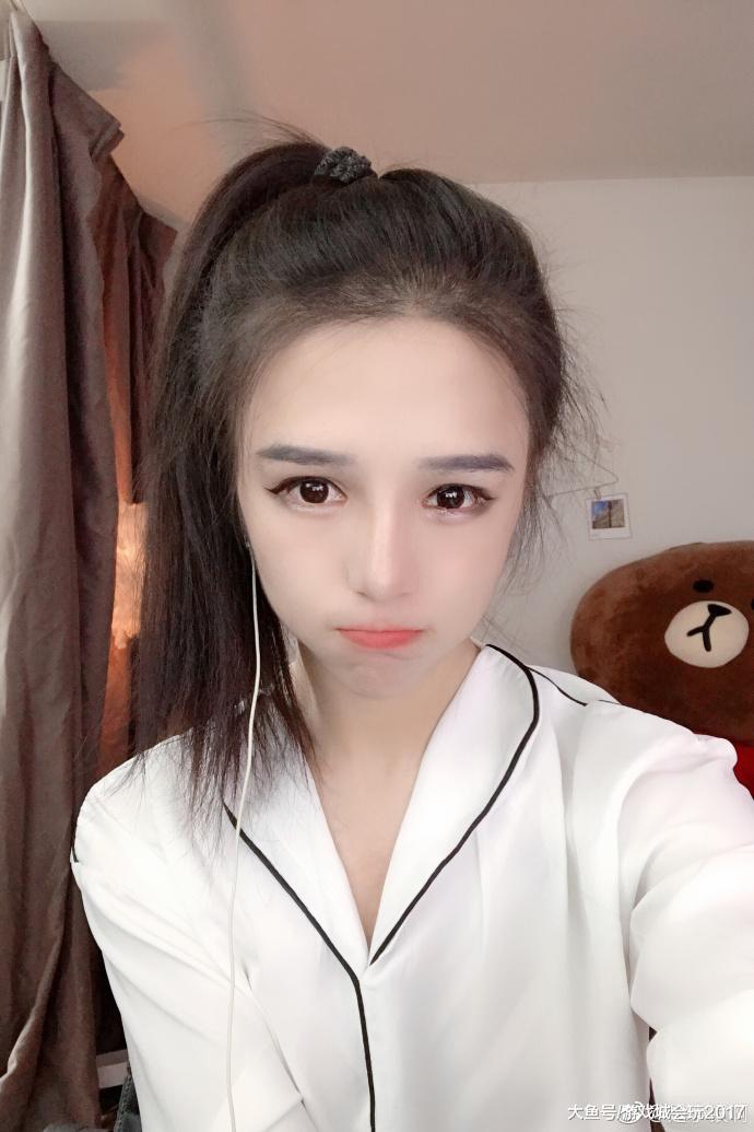 斗鱼挖来了第一扳手 女装大佬小银这次要把斗鱼水友都掰弯了