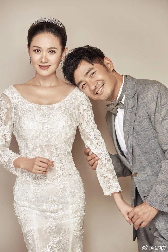 妻子被勒令裙子要过膝盖,她反叛到直接穿比基尼,这对夫妻有的聊