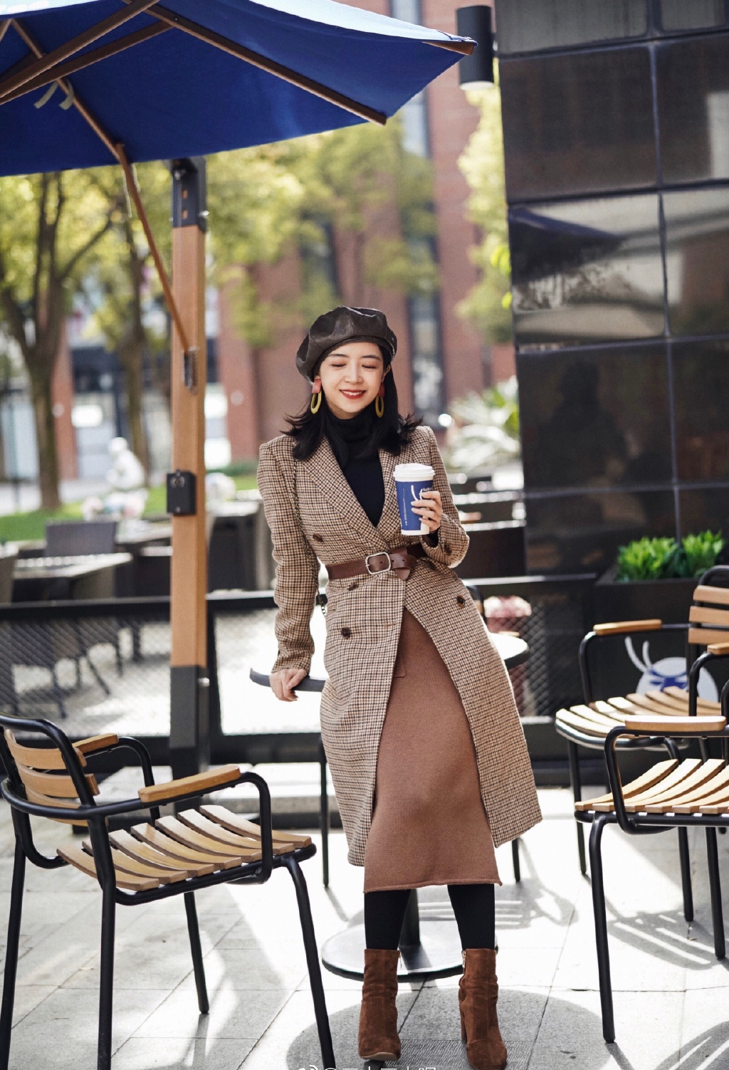 小个子女生这样穿搭超有气质风衣搭配针织衫连衣裙气场全开