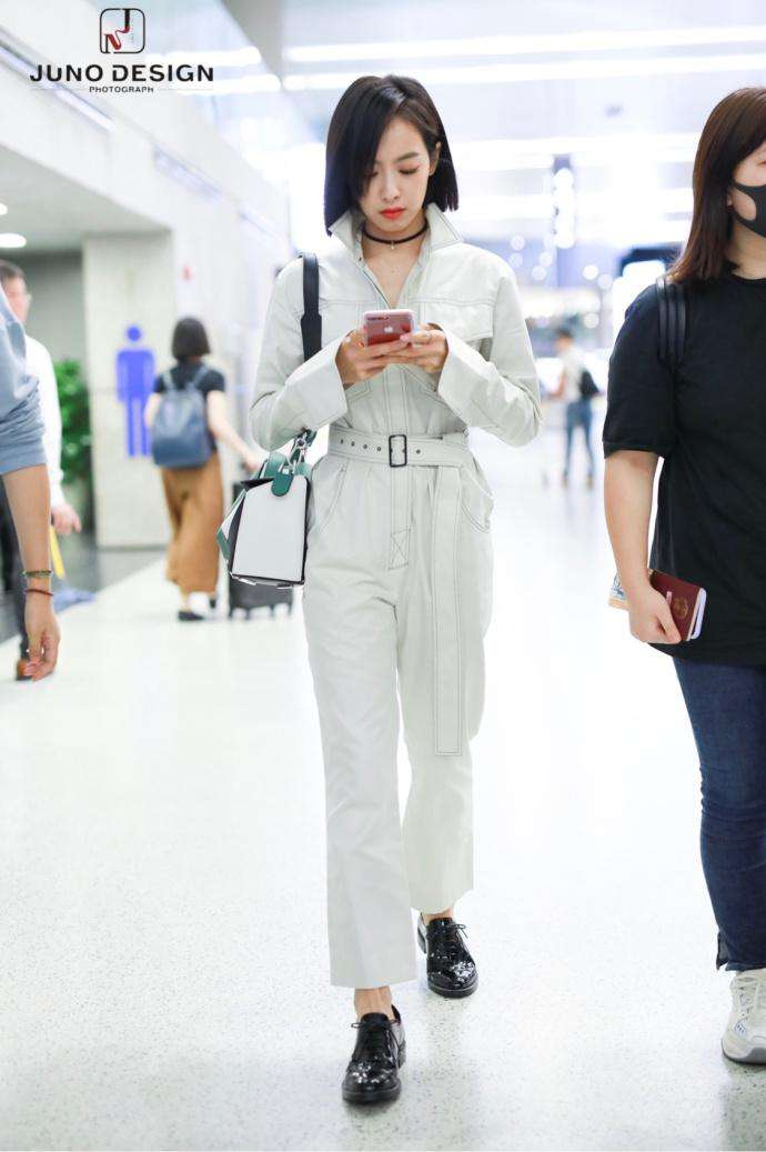 宋茜这条连体裤要火了,168穿出1米8的效果,还显得又帅又美