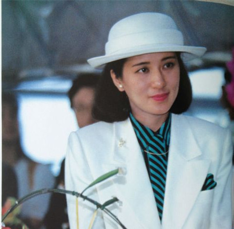 德仁完成登位彩排,文仁纪子完成搬家事宜,静等雅子这股东风!