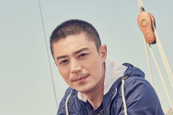 霍建华说起古天乐,大家都能想到一句话:恐怕只有哦太阳黑的了他.