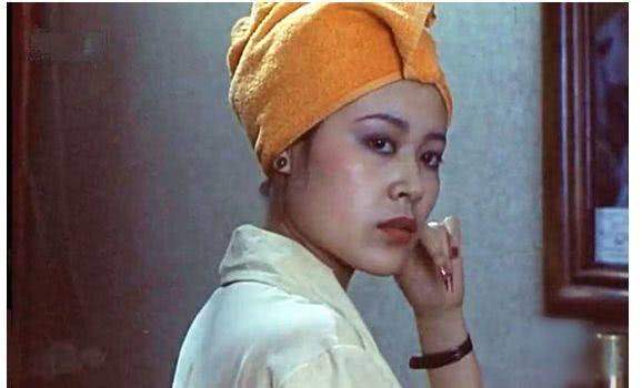 电视剧中的徐迪雅有人物原型,她是中餐馆老板周露比,只不过电视剧中有