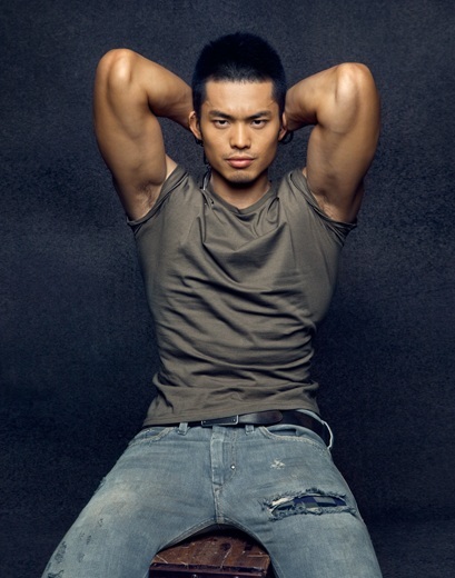 林丹防偷拍出高招将旺盛精力用在健身豪宅窗户全贴黑色反光膜