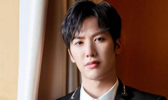 杨幂旗下的男艺人全部都火了,只有他还是籍籍无名的状态?