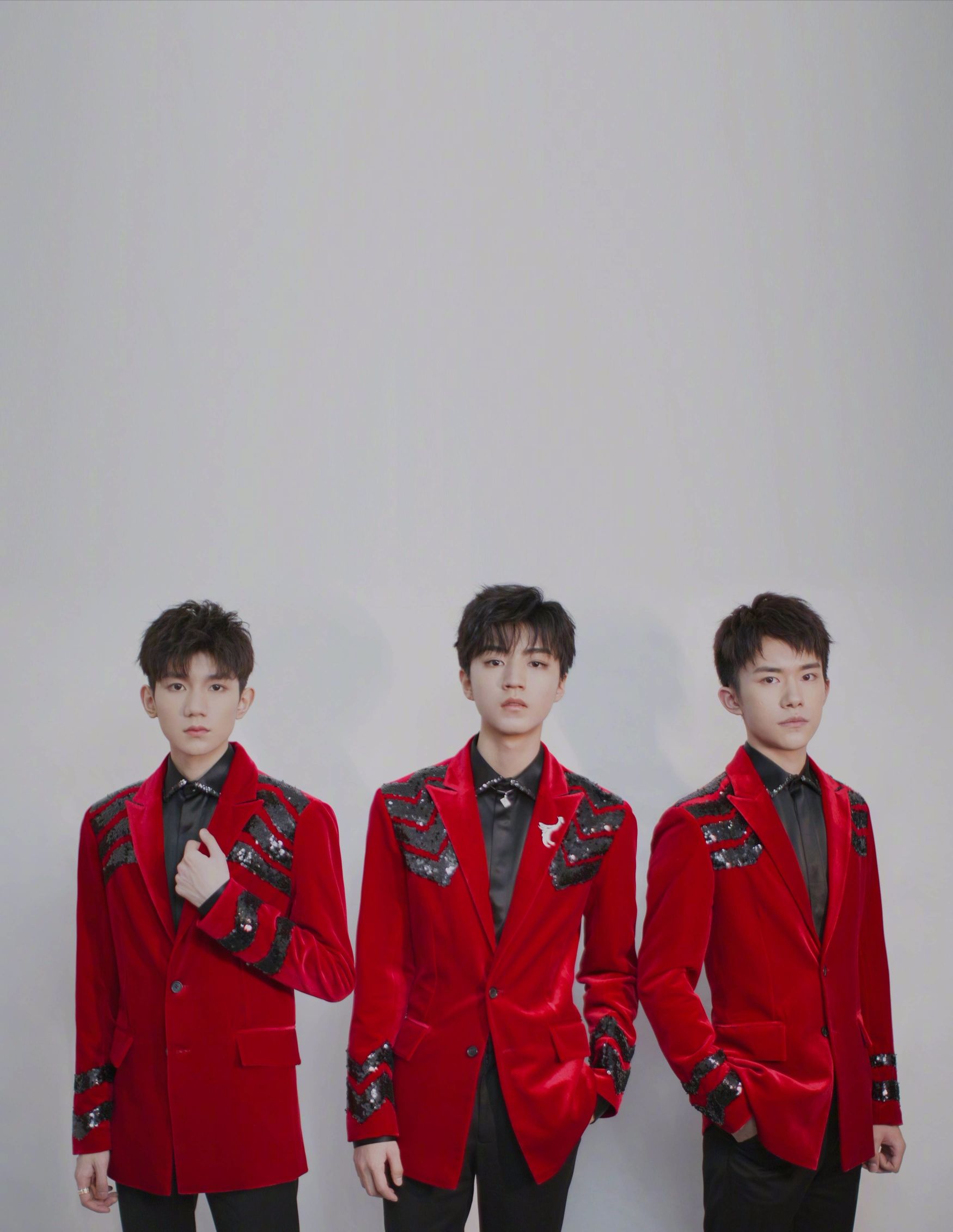 tfboys出道至今的面部变化:人越来越好看,可笑容慢慢消失了