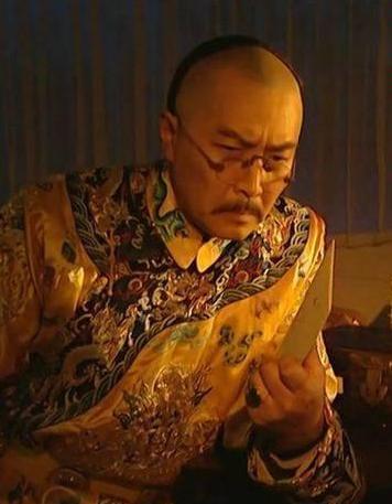 《雍正王朝》中雍正为何派孙嘉诚到西北送死?朝廷快被此人吃空了
