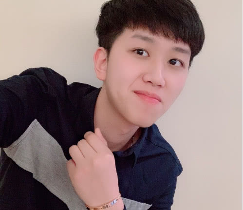 第一名:杨桐,杨桐是早一批参加《变形计》的男主人公,在节目中更是