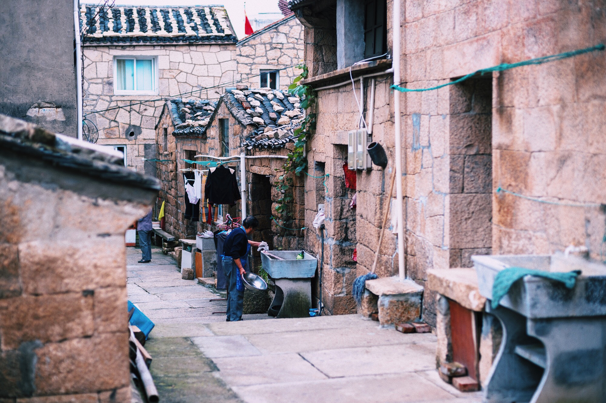 浙江这座隐世古渔村,百年石屋面朝大海,美的想让人"私奔"!