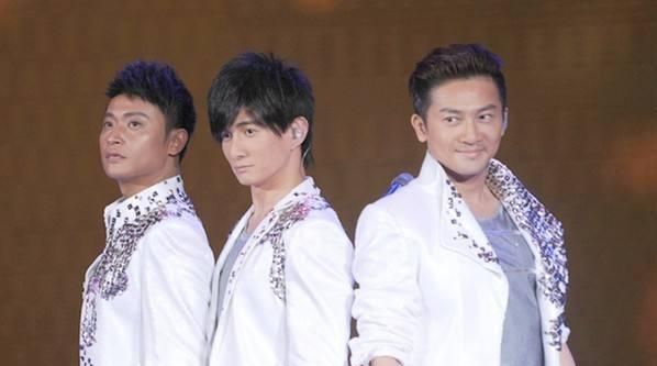 46岁他摆脱了油腻!担任《创2》导师颜值在线,网友追问减肥秘诀