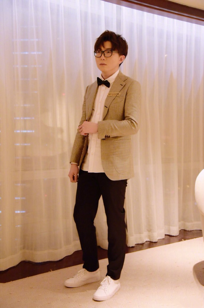 毛不易183公分?被头围耽误的高个子,还有这三位男明星