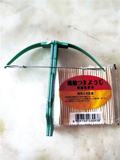 记者调查牙签弩引发诉讼小学生被射残眼睛