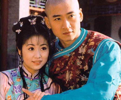 还珠格格翻拍杨紫疑似出演小燕子网友琼瑶吃相真心不好看