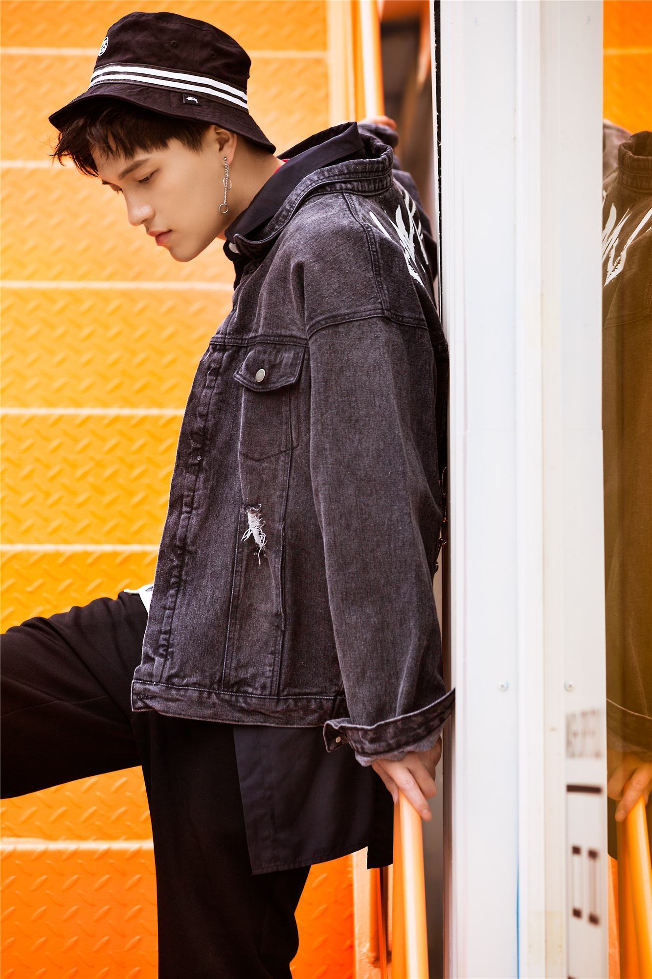 李祥祥新歌《影帝》上线好评不断 曝光初秋写真