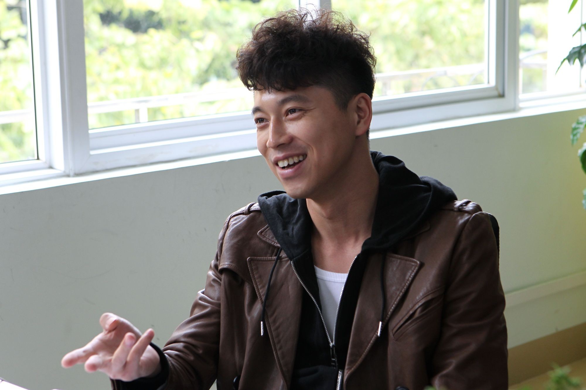 长得帅又不花心的6大已婚男星,靳东朱亚文已成好男人标杆!