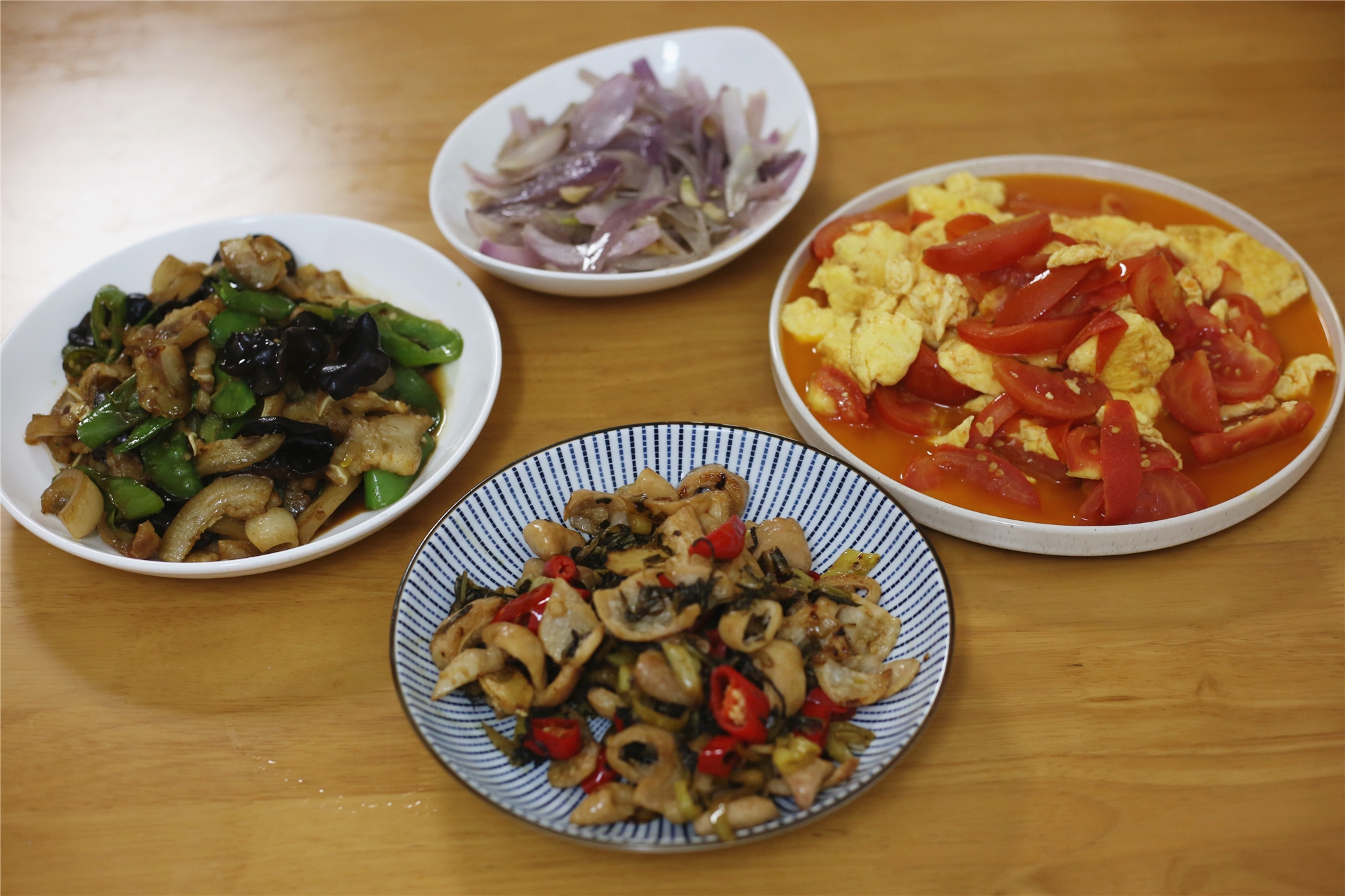 会讨价还不如会搭配,一家人的晚餐,3荤1素,家常美味,特别实惠