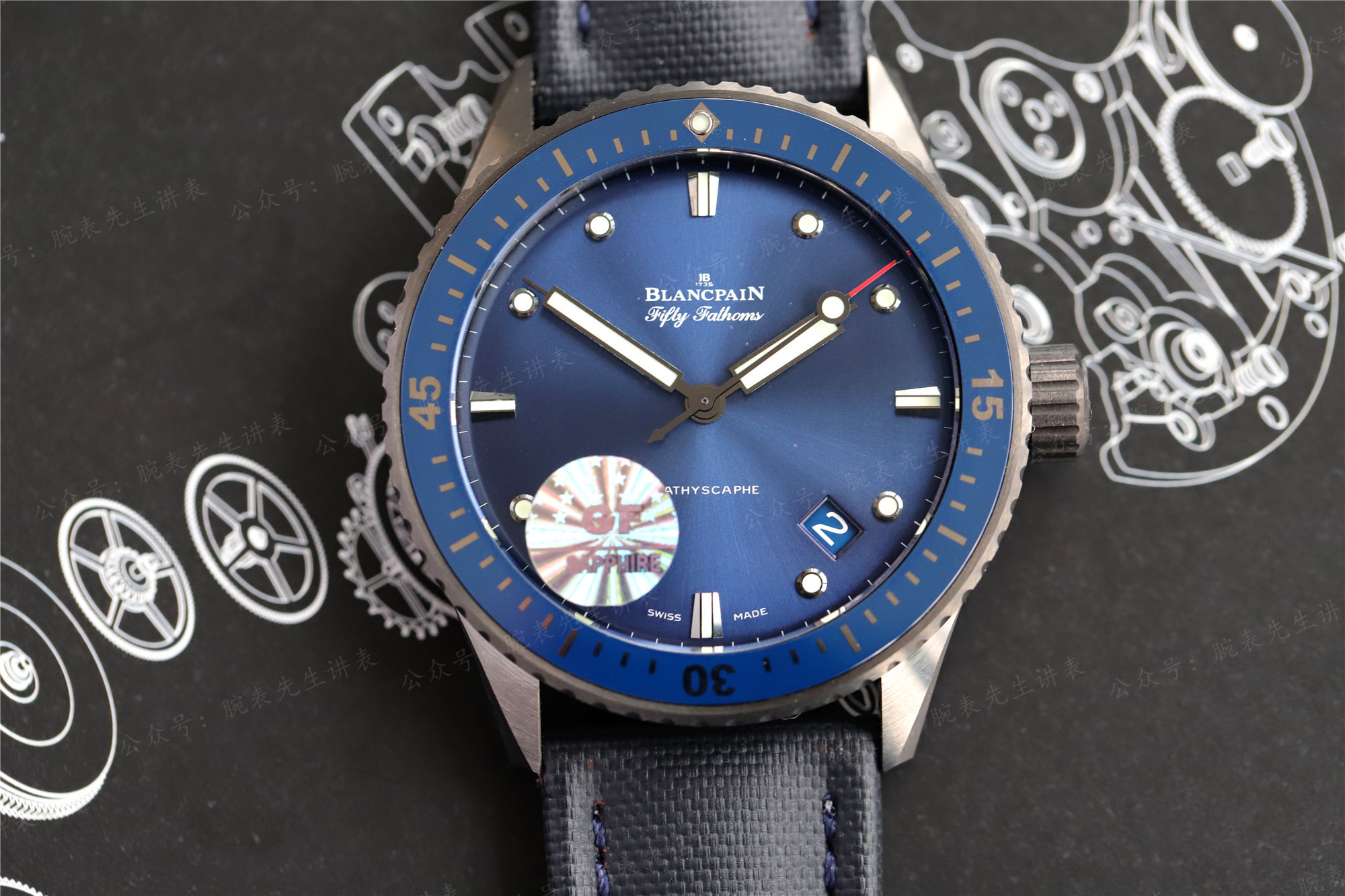 潜水表鼻祖gf宝珀五十噚系列5000诱人的蓝陶瓷腕表