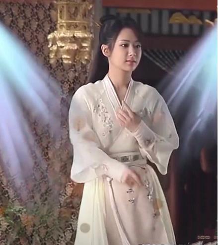 "锦觅"原造型曝光,杨紫若穿这套衣服开场,又要迷倒多少观众?