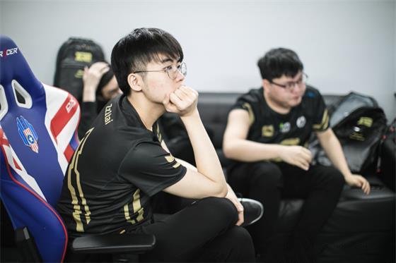 lol姿态宣布入驻虎牙,未来或将与uzi同台解说