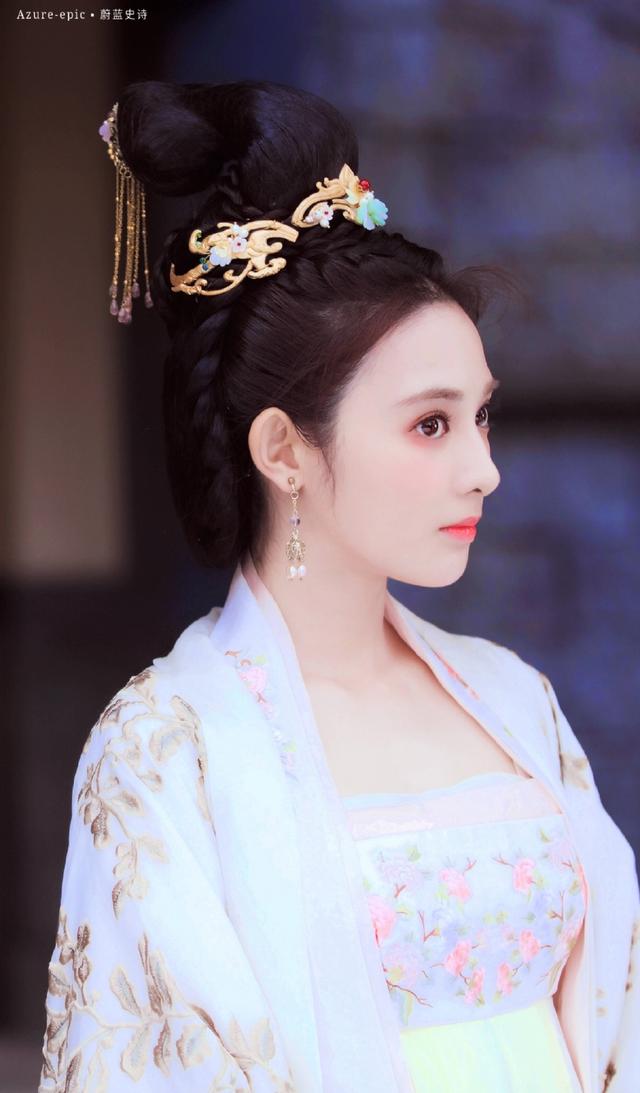 画中走来的仙女!《东宫》女主彭小苒美到极致,衣品更是好到爆