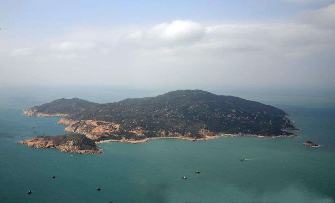 海军成立70周年,回顾万山群岛战役:小船打大船!