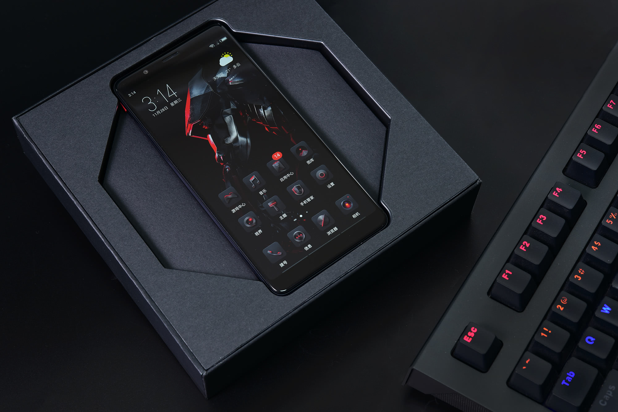 风 液冷散热/边框触控按键 红魔mars战地迷彩版图赏