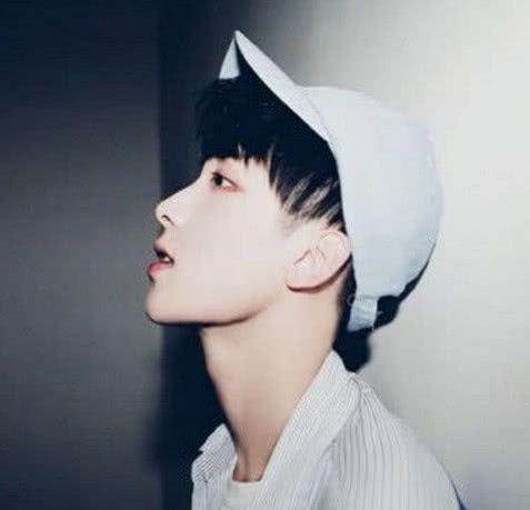 王乐乐豪掷千金变身精致男神网友小不点后悔了吧