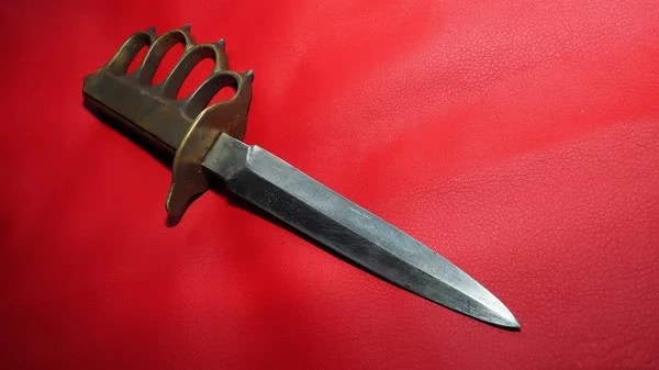 近战格斗的最佳武器,美军士兵常用它在战壕内破碎敌人的头骨|堑壕