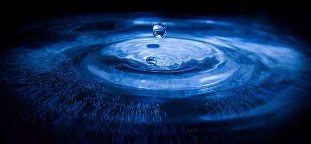 宇宙并不缺水,存在着超级大的水汽云,存量远远超越地球