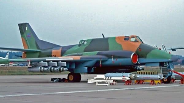 与其同名但火力强悍,外形丑到爆被称驼背|伊尔|强击机|伊留申_新浪