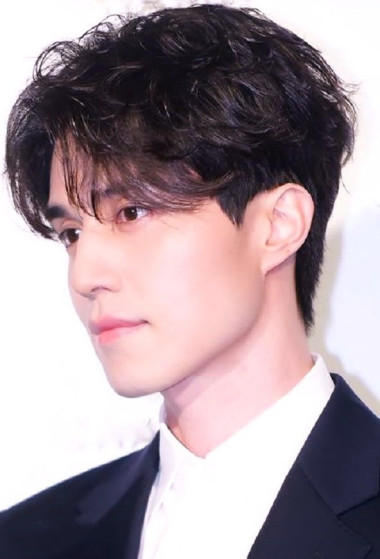 韩剧《触及真心》开播,过气大明星与高冷男主,很甜啊