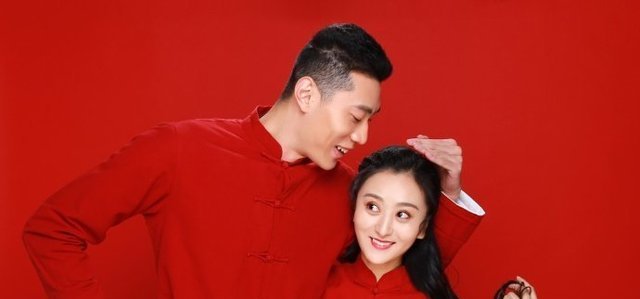 张常宁哥哥张晨也是补办婚礼带着儿子迎娶了艺体女神李杨,如今28岁的