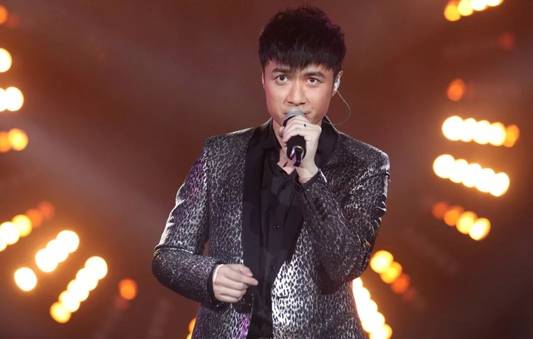 一人一首粤语歌,古巨基的《爱得太迟》出的时间其实刚刚好!