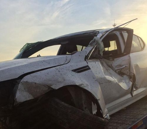 车祸现场偶遇一台起亚k5,车主想卖5万,路人:5000差不多