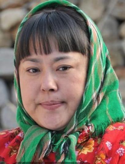 都是演村姑爆红王茜华因嫌丑曾被换角李菁菁婚变险抑郁