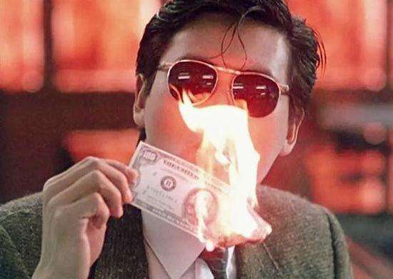 二:周润用钱发点烟《大话西游》这部电影而后也被翻拍,由唐嫣跟韩庚