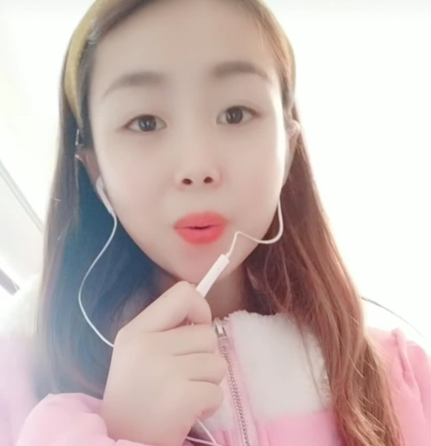 网红嘟嘟姐"整容"之后再次亮相,网友们看到后都惊呆了