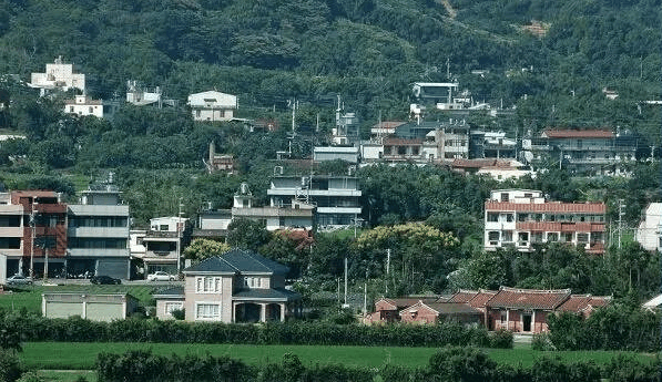 实拍台湾的农村, 再看看大陆农村! 驴友: 差距一目了然
