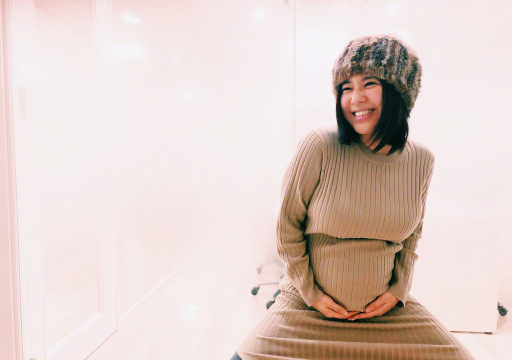 苍井空晒6个月双胞胎大孕肚,貌美肤白身材依旧很火辣