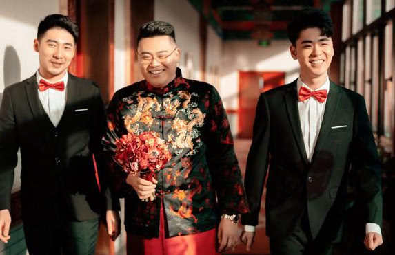 伴郎是张云雷,证婚人是郭德纲,谁的婚礼那么有排面?