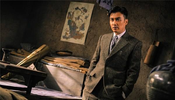 因为柳云龙主演的几部电视剧,都是属于谍战片的类型,其中最火的,大概