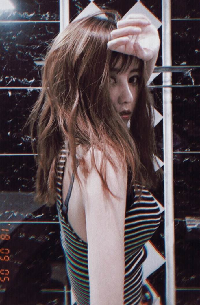 绝地求生:直男的浪漫,韦神表白蜜蜂仔,压个枪都是爱你的形状