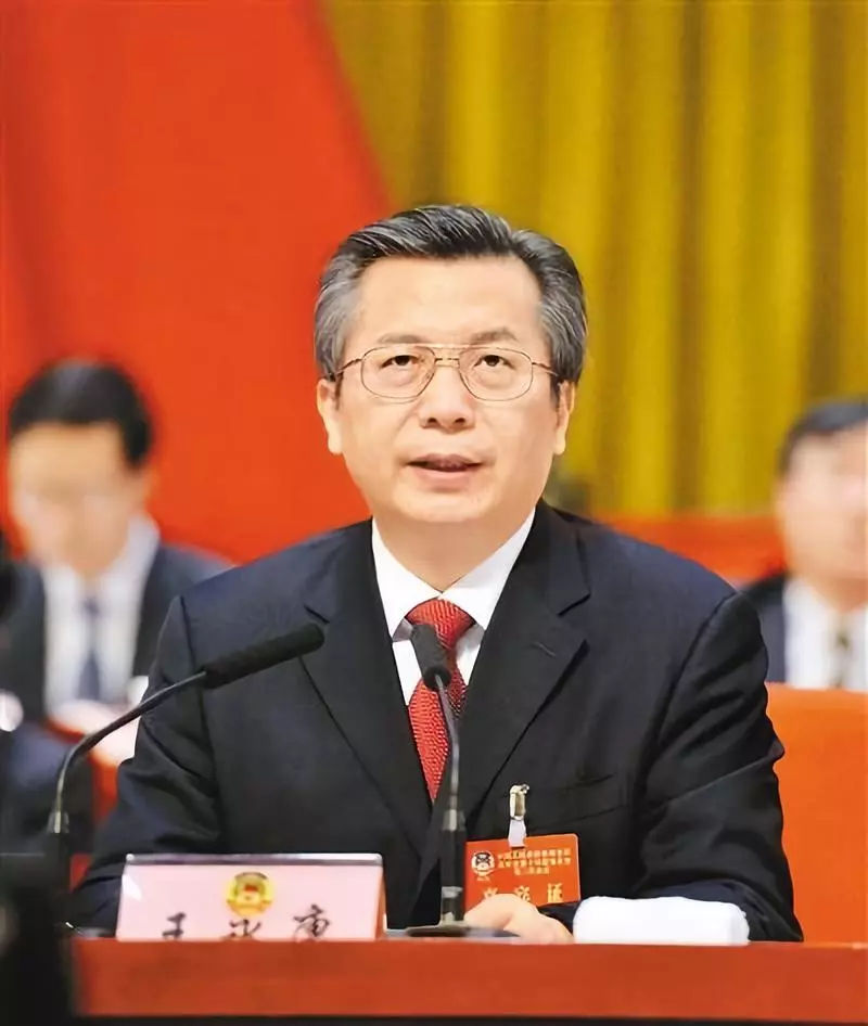 永康书记的新"职务":当志愿者清理楼道,此前曾当清洁工捡烟头|王永康